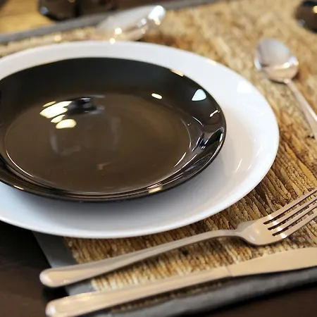 Phoebe 13 Old Town Apartman *