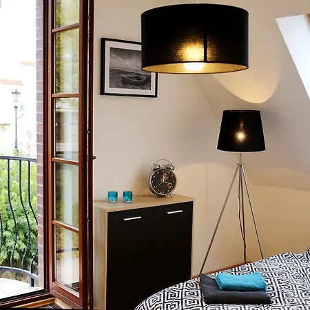 Phoebe 13 Old Town Apartman *