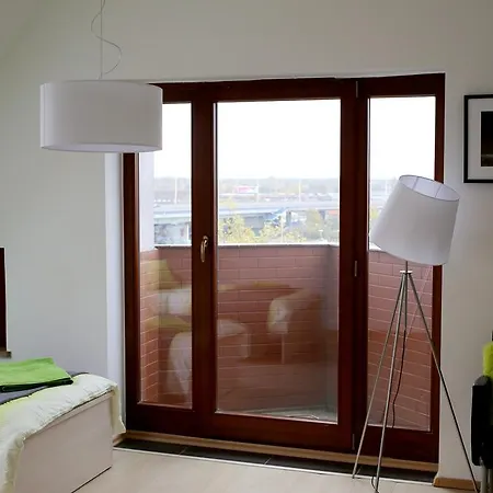 Phoebe 13 Old Town Apartman