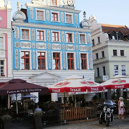 Phoebe 13 Old Town Apartman *