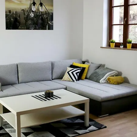 Phoebe 13 Old Town *