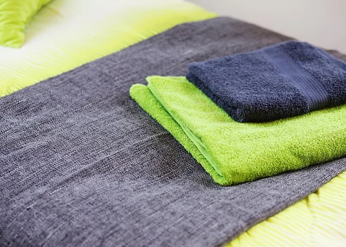 Phoebe 13 Old Town *