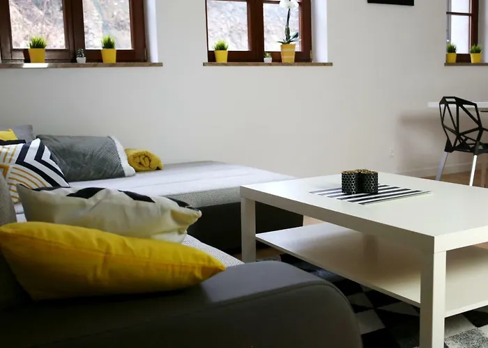 Phoebe 13 Old Town *