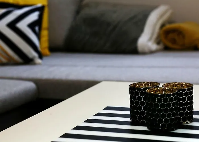 Phoebe 13 Old Town *